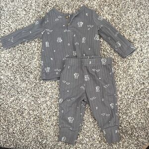 Carter’s 0-3 Month 2 piece set